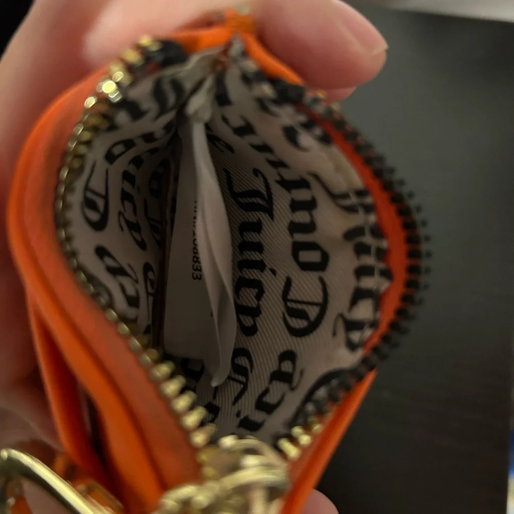 Juicy Couture Orange Leather Card Holder‎ Keychain Wallet Heart Clip